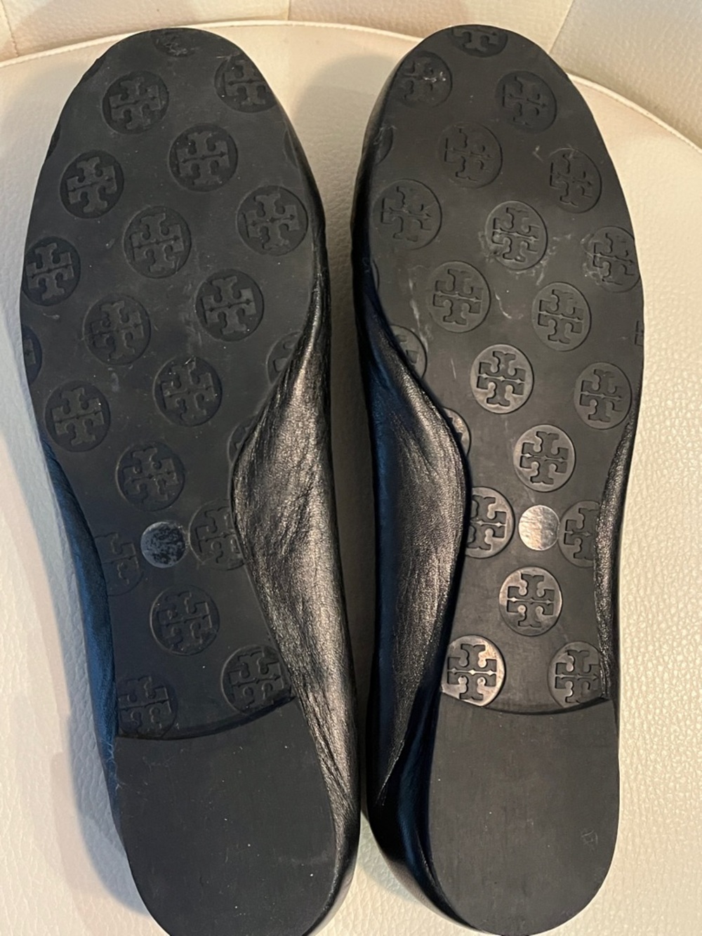 Tory Burch Black Leather Logo Round-Toe Ballet Flats MINT Size 8.5 - Picture 8 of 11